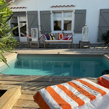 Piscine Privee Chauffee 300 M A La * La Tranche-sur-Mer